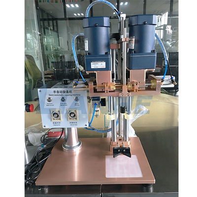 Tappatrice automatica 220V/110V della bottiglia dei semi con 4 rulli