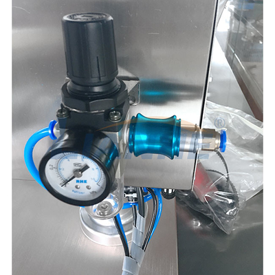 Tappatrice automatica 220V/110V della bottiglia dei semi con 4 rulli