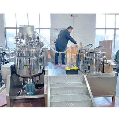 Controllo cosmetico del bottone della macchina 300L del miscelatore dell'emulsionante del taglio di SUS316L alto